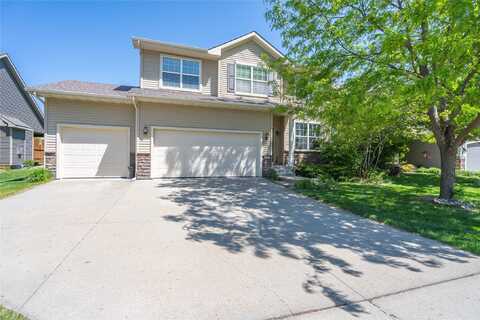 224 S 83rd Street, West Des Moines, IA 50266