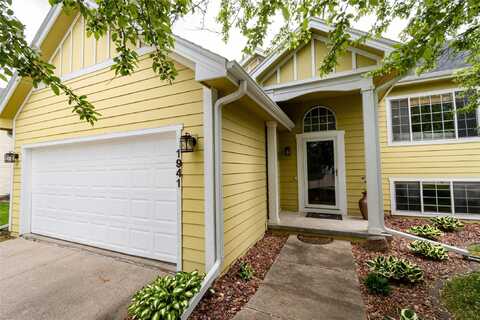 1941 NW 158th Street, Clive, IA 50325