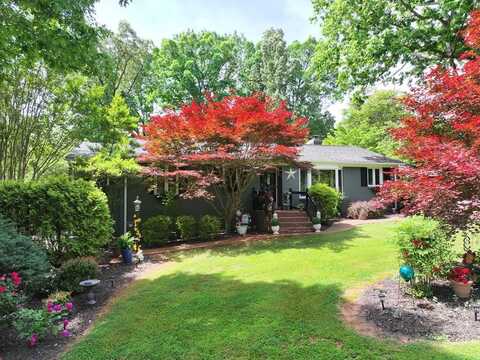 312 HANLEY CIR, Danville, VA 24541