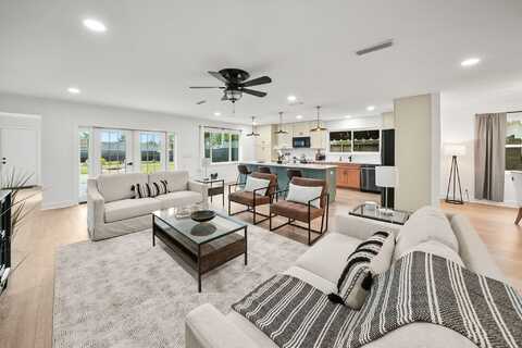 920 W Beach Drive, Panama City, FL 32401