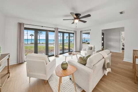 920 W Beach Drive, Panama City, FL 32401