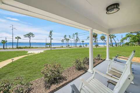 920 W Beach Drive, Panama City, FL 32401