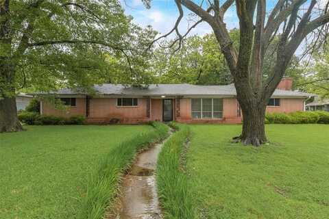 2009 Franklin Avenue, Bonham, TX 75418