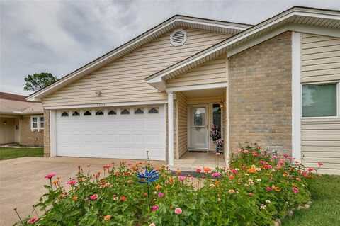 2313 Chandelle Drive, Irving, TX 75060