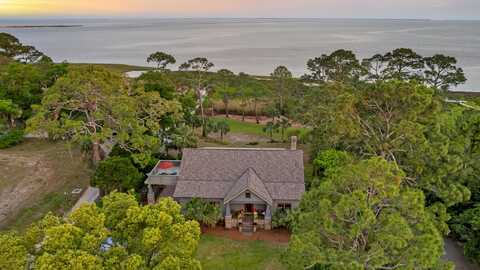 25 17th Street, Apalachiacola, FL 32320