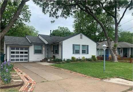 2111 N Woods Street, Sherman, TX 75092