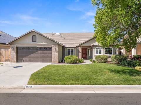 1908 Utah Avenue E, Fresno, CA 93720