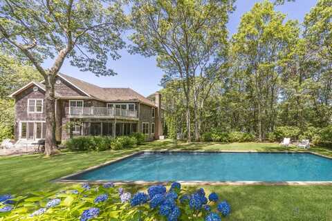 9 Dering Lane, East Hampton, NY 11937