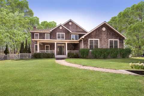 9 Dering Lane, East Hampton, NY 11937