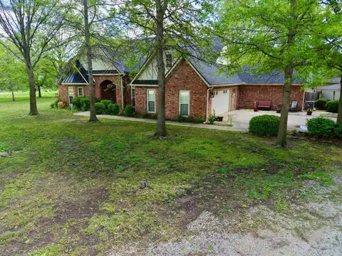 106 N. East, Caney, KS 67333