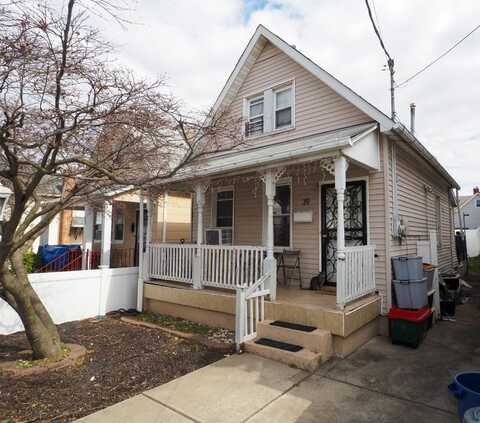 39 Post Ln, Staten Island, NY 10303