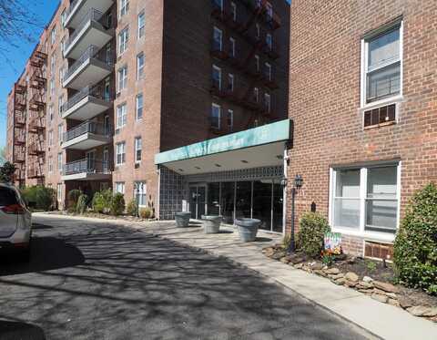 55 Austin Pl, Staten Island, NY 10304
