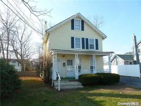58 Grant Avenue, Islip, NY 11751