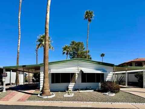 303 S Recker Rd, Mesa, AZ 85206