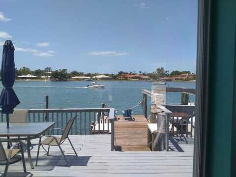 18 Port Drive, Venice, FL 34285