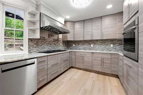 2828 CLOVERHURST Drive, Atlanta, GA 30344