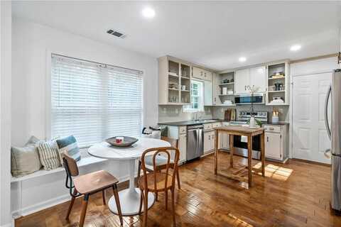 1320 COUNTRY ACRES Lane, Lawrenceville, GA 30045
