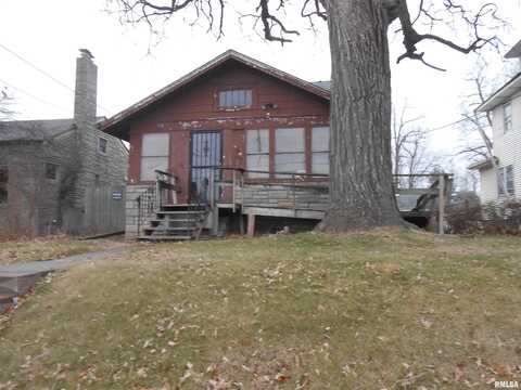 1925 EASTERN Avenue, Davenport, IA 52803