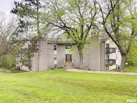 5905 W RIDGECREST Drive, Peoria, IL 61615
