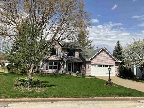 103 SHAWNEE Circle, Eldridge, IA 52748