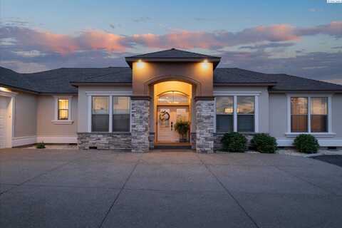 84205 E Sagebrush Road, Kennewick, WA 99338