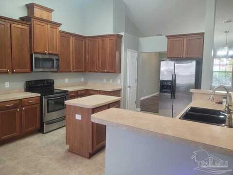 5863 Chi Chi Cir, Milton, FL 32570