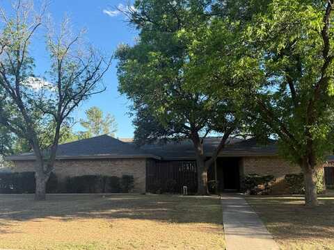 2401 Dartmouth Dr, Midland, TX 79705