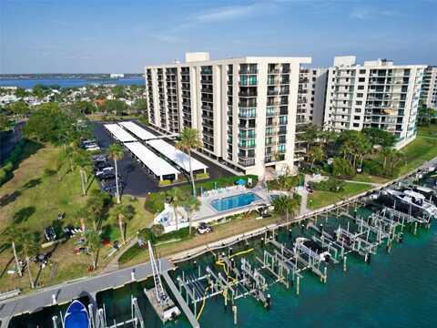 690 ISLAND WAY, CLEARWATER BEACH, FL 33767