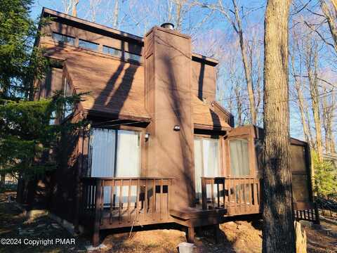 1148 Country Place Drive, Tobyhanna, PA 18466