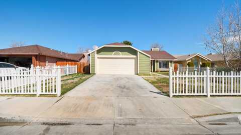 653 Twinberry Lane, Lancaster, CA 93534
