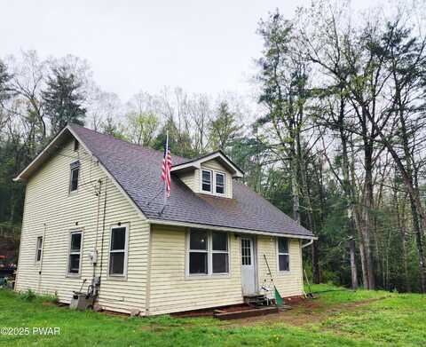 134 Greeley Lake Road, Greeley, PA 18425