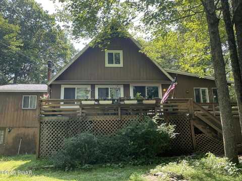 124 Roundhill Road, Dingmans Ferry, PA 18328