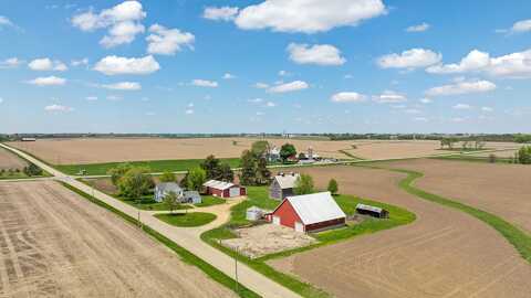 7928 W Edgewood, DIXON, IL 61021