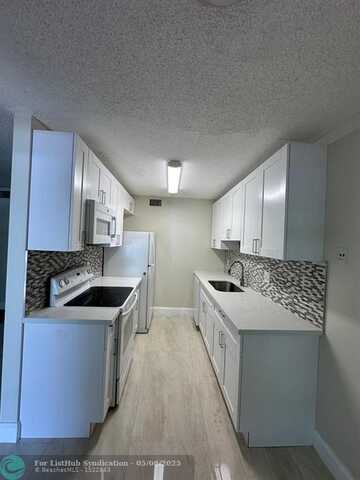 9860 Nob Hill Ct, Fort Lauderdale, FL 33351