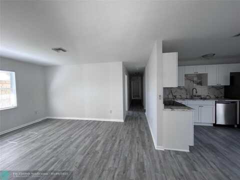 490 NE 33rd St, Oakland Park, FL 33334