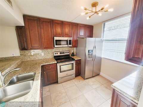 1713 Whitehall Dr, Davie, FL 33324