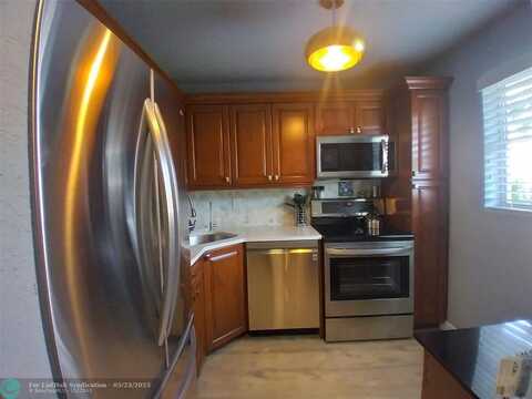 8390 Lagos De Campo Blvd, Tamarac, FL 33321