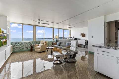 111 KAHULUI BEACH Rd, Kahului, HI 96732