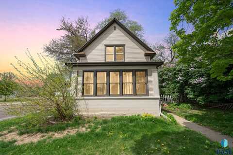 1420 W 10th St, Sioux Falls, SD 57104
