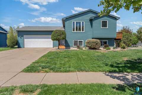 802 Lois Ln, Harrisburg, SD 57032