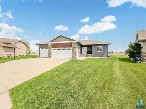 615 Marsha Cir, Tea, SD 57064