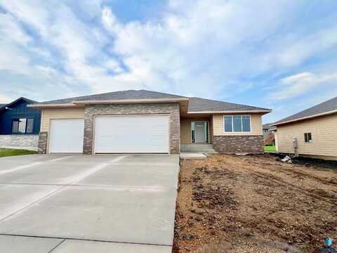 8709 W Rathburn St, Sioux Falls, SD 57106