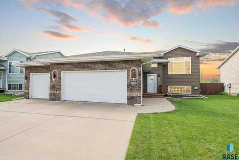 4937 Emma Ln, Sioux Falls, SD 57106