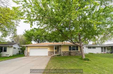 1740 Idlewood Lane, Grand Island, NE 68803