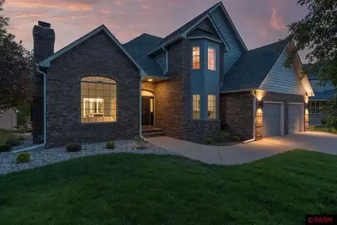 2275 Northridge Drive, North Mankato, MN 56003
