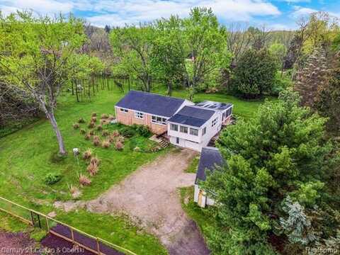 5590 VREELAND Road, Ann Arbor, MI 48105