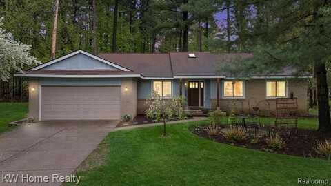 4143 EMERALD PINES Drive, Commerce Township, MI 48390