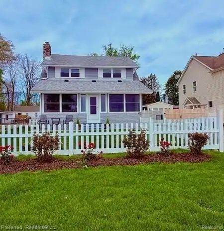 11952 N MAIN Street, Whitmore Lake, MI 48189
