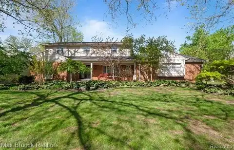 22491 N NOTTINGHAM Drive, Beverly Hills, MI 48025