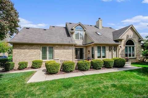 17007 CRYSTAL Drive, Macomb, MI 48042